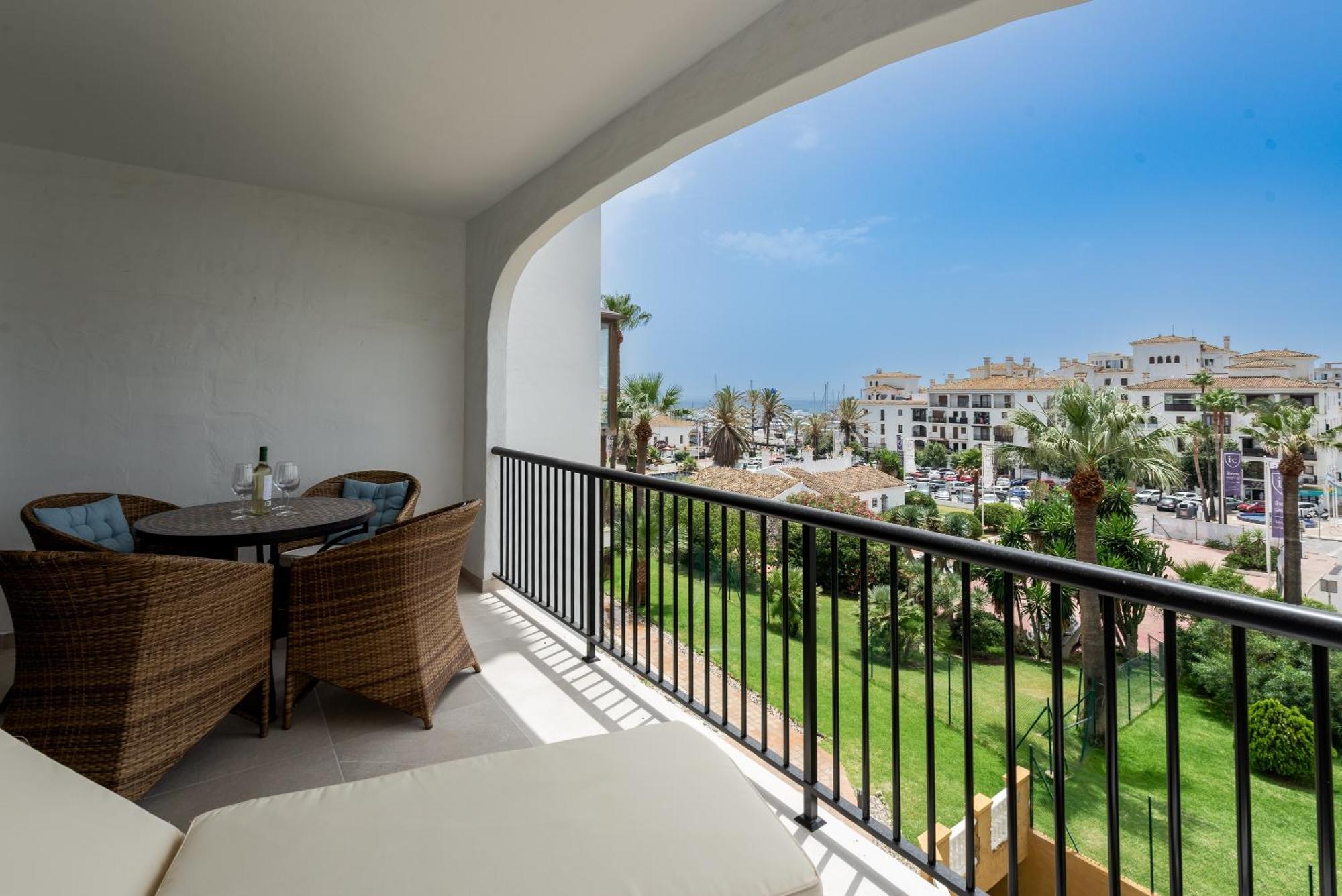 Апартаменты Duquesa Port Retreat Манилва Экстерьер фото
