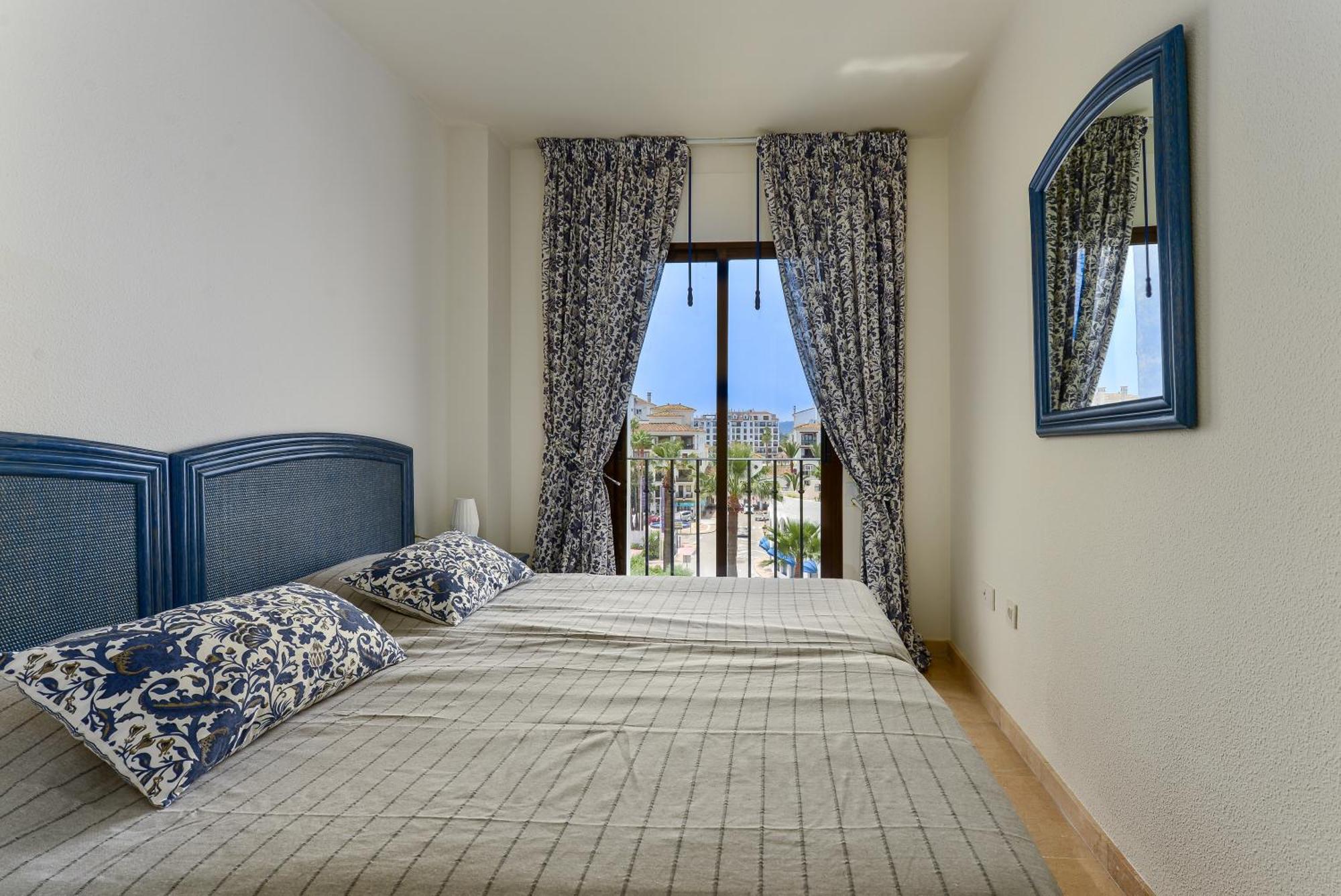 Апартаменты Duquesa Port Retreat Манилва Экстерьер фото
